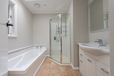 Photo of property in 14 Torwood Road, Khandallah, Wellington, 6035