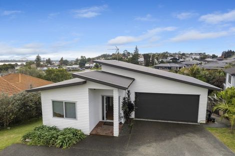 Photo of property in 27 Bayvista Close, Welcome Bay, Tauranga, 3112