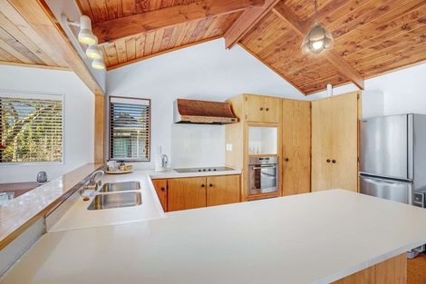 Photo of property in 42 John Dee Crescent, Red Beach, 0932