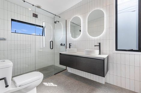 Photo of property in 39 Hyde Road, Rothesay Bay, Auckland, 0630