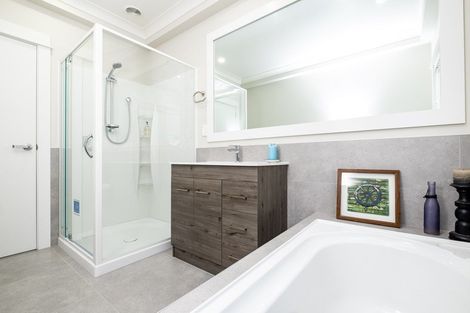 Photo of property in 2 Hurunui Drive, Te Awa, Napier, 4110