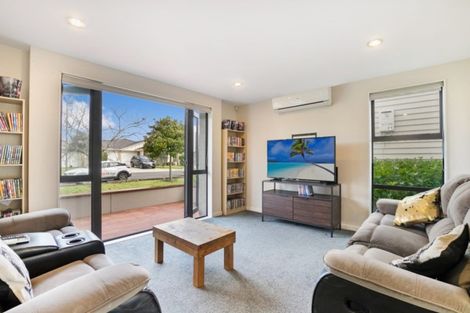 Photo of property in 5 Popokatea Drive, Takanini, 2112