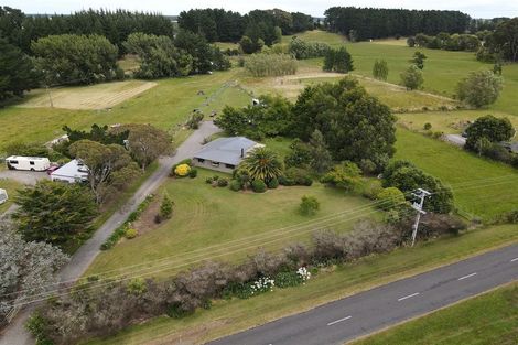 Photo of property in 21 Raumai Road, Bulls, 4894