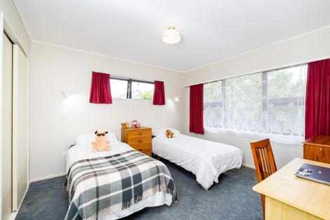 Photo of property in 4 Redwood Place, Te Awanga, 4102