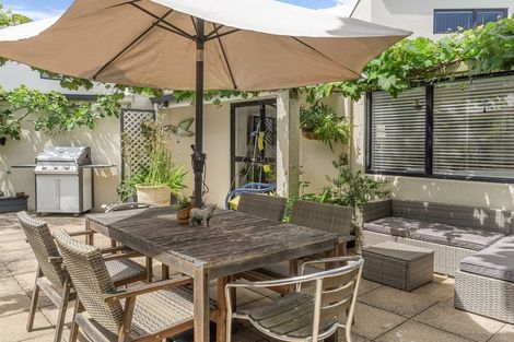 Photo of property in 2/20 Fifth Avenue, Tauranga, 3110