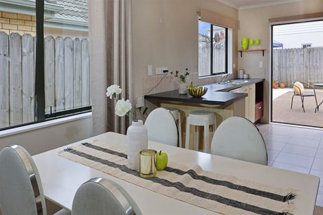 Photo of property in 12 Peachstone Lane, Henderson, Auckland, 0612