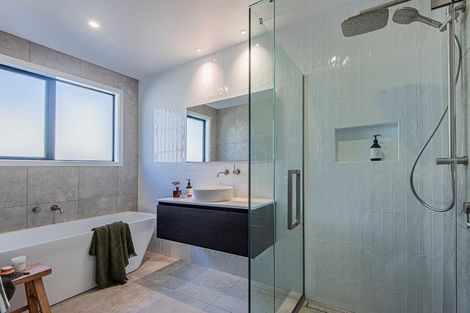 Photo of property in 1 Glenbervie Drive, Glenbervie, 0173