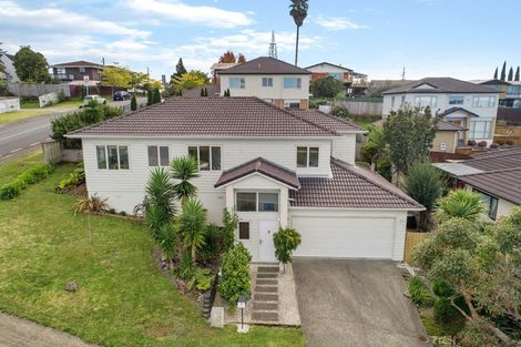 Photo of property in 2 Jammen Drive, Massey, Auckland, 0614