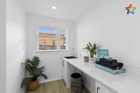 Photo of property in 347 Stokes Valley Road, Stokes Valley, Lower Hutt, 5019