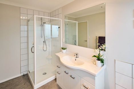 Photo of property in 116 Kirton Drive, Riverstone Terraces, Upper Hutt, 5018