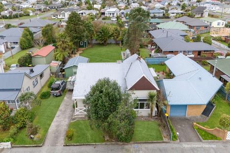 Photo of property in 95 Russell Street, Westport, 7825