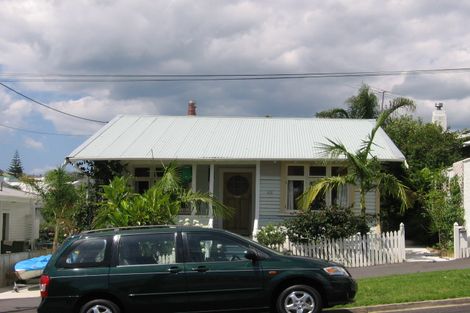 Photo of property in 46 Kiwi Road, Stanley Point, Auckland, 0624