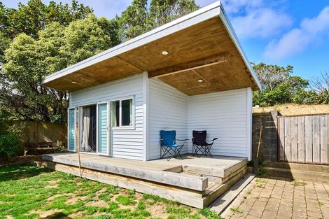 Photo of property in 6 Mayfair Place, Tawa, Wellington, 5028