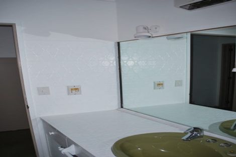 Photo of property in 28 Mckerrow Place, Sunshine Bay, Queenstown, 9300