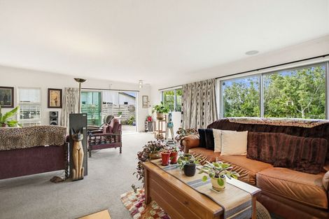 Photo of property in 5 Debenham Drive, Whitianga, 3510