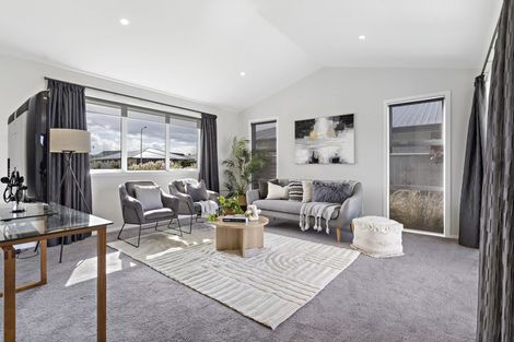 Photo of property in 28 Feist Street, Carterton, 5713