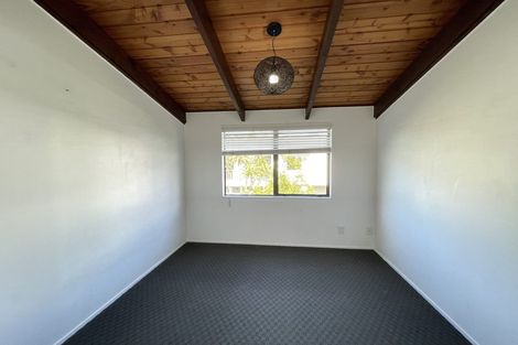 Photo of property in 1/1 Mayfair Crescent, Mairangi Bay, Auckland, 0630