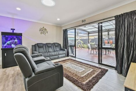 Photo of property in 25 Girvan Terrace, Wattle Downs, Auckland, 2103
