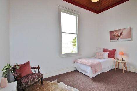 Photo of property in 25 Railway Esplanade, East Gore, Gore, 9710