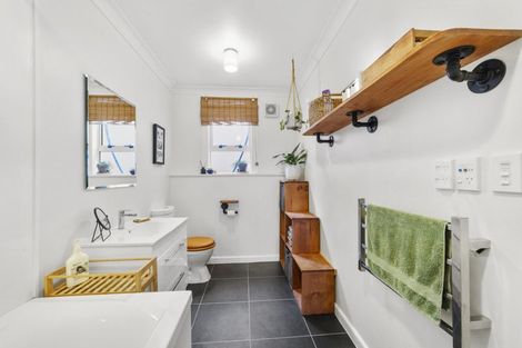 Photo of property in 75a Houghton Bay Road, Houghton Bay, Wellington, 6023