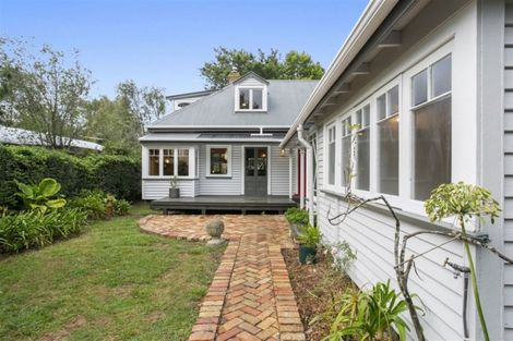 Photo of property in 41 Taupaki Road, Taupaki, Henderson, 0782