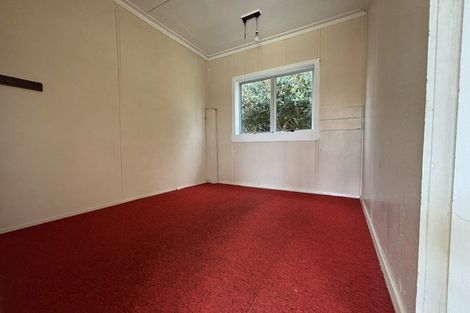 Photo of property in 1/869 East Coast Road, Northcross, Auckland, 0632