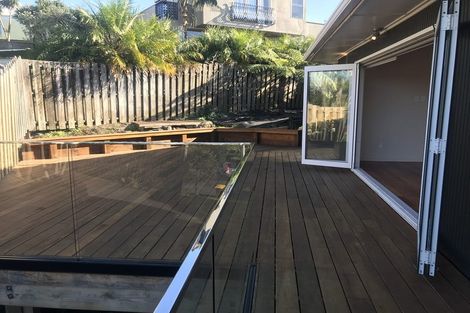 Photo of property in 27 Peter Terrace, Castor Bay, Auckland, 0620