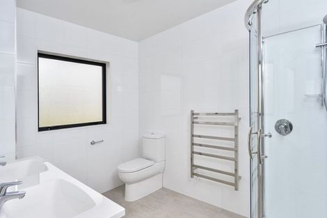 Photo of property in 20 Boocock Crescent, Orewa, 0931