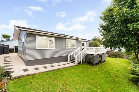 Photo of property in 15 Lendic Avenue, Henderson, Auckland, 0612