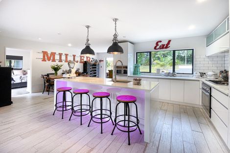 Photo of property in 12 Opanuku Road, Henderson Valley, Auckland, 0612