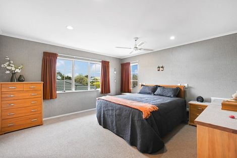 Photo of property in 5 Fernwater Place, Flagstaff, Hamilton, 3210