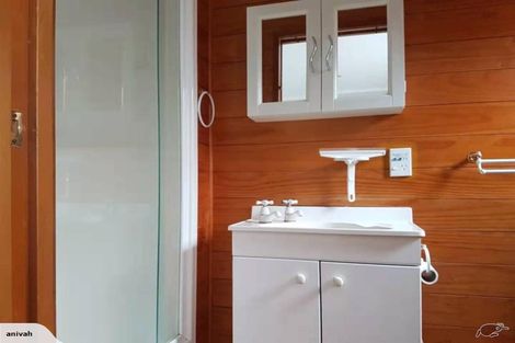 Photo of property in 40 Spence Road, Henderson, Auckland, 0612