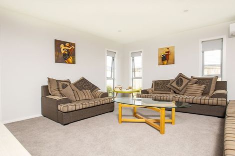 Photo of property in 18 Tarata Grove, Lansdowne, Masterton, 5810