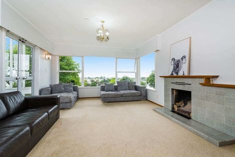Photo of property in 50 Potter Avenue, Northcote, Auckland, 0627