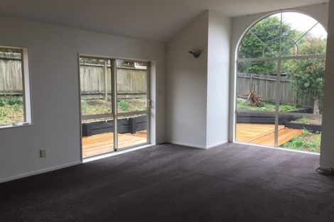 Photo of property in 28 Pukatea Avenue, Albany, Auckland, 0632