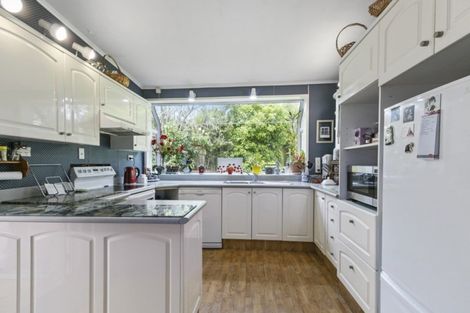 Photo of property in 18 Marlborough Street, Silverstream, Upper Hutt, 5019