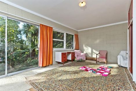 Photo of property in 269 East Coast Road, Mairangi Bay, Auckland, 0630