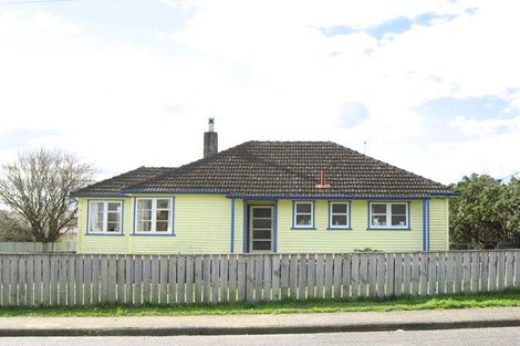 Photo of property in 2 Freyberg Terrace, Waipukurau, 4200