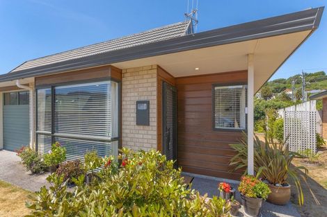 Photo of property in Redwood Village, 16/42 Main Road, Tawa, Wellington, 5028