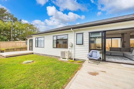 Photo of property in 26 Paihere Street, Huapai, Kumeu, 0810