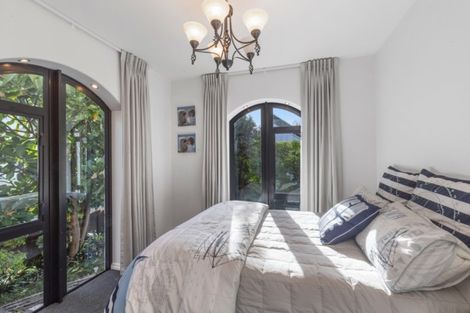 Photo of property in 1/60 Milford Road, Milford, Auckland, 0620