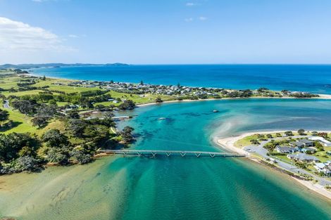 Photo of property in 9 Hall Road, Pataua North, Whangarei, 0175