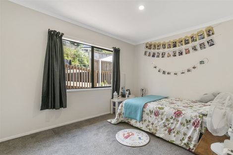 Photo of property in 1/6 Glen Vista Place, Bayview, Auckland, 0629