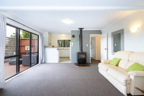 Photo of property in 6 Rautawhiri Road, Helensville, 0800