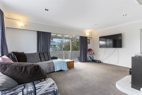 Photo of property in 1/3 Salem Place, Torbay, Auckland, 0630