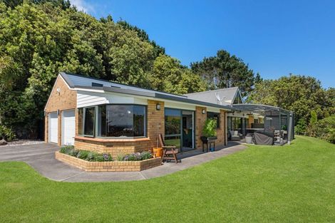 Photo of property in 371a Kohekohe Karioitahi Road, Karioitahi, Waiuku, 2683