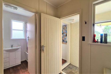 Photo of property in 82 Domett Street, Opunake, 4616