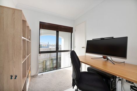 Photo of property in 230b Sturges Road, Henderson, Auckland, 0612