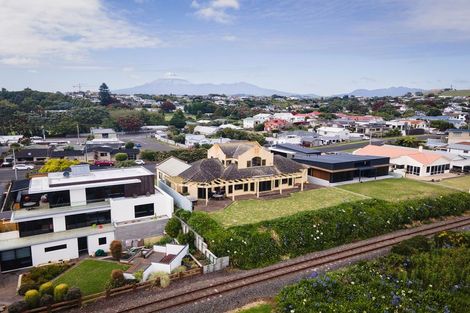 Photo of property in 38 Birdwood Avenue, Moturoa, New Plymouth, 4310