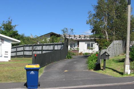 Photo of property in 20 Jumento Place, Unsworth Heights, Auckland, 0632